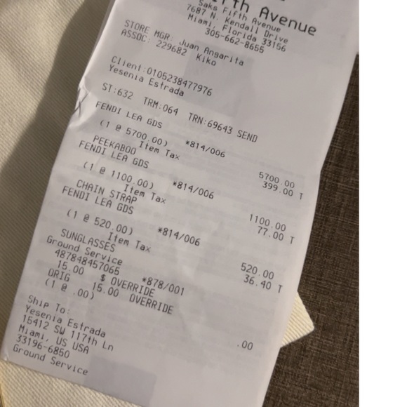 💥SOLD💥 Fendi Chain Purse Stap - Picture 3 of 3